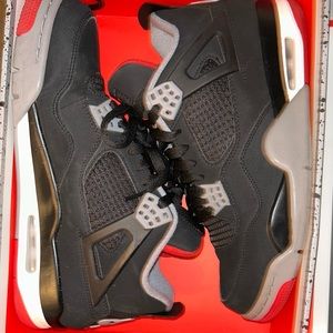 AIR JORDAN 4 RETRO BREDS